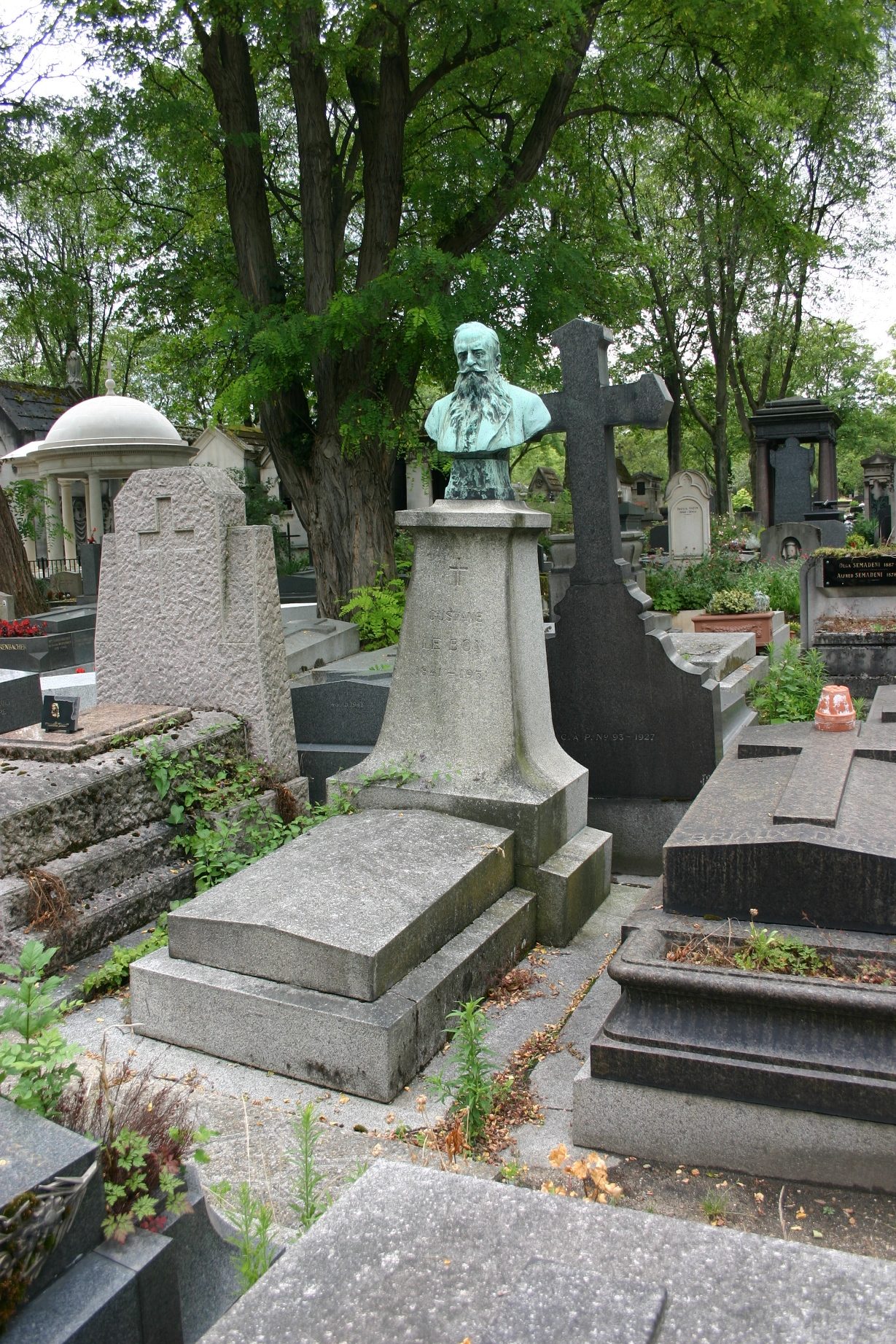 Gustave%20Le%20Bon%27s%20tomb%2C%20Pere%20Lachaise%20Cemetery%2C%20Paris%20-%2001.JPG